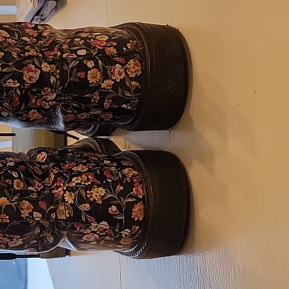 Floral boots - Picture 5 of 7
